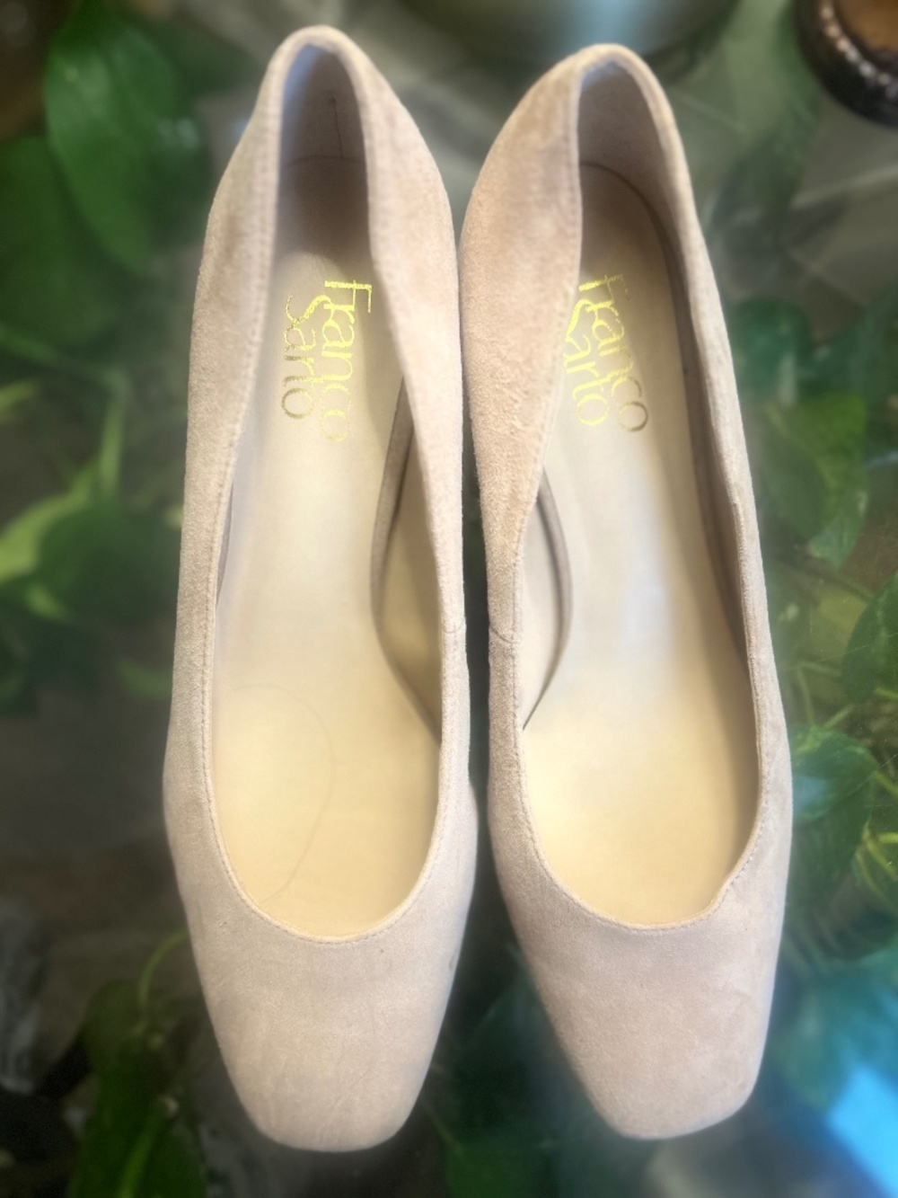 Vintage Franco Sarto Beige Suede Almond Toe Low Block Heel Pumps Women’s
